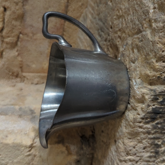 Vintage Trade Mark Pewter by Poole Creamer (CS8 C) and Sugar Dish (CS8 S) Set - Picture 9 of 13